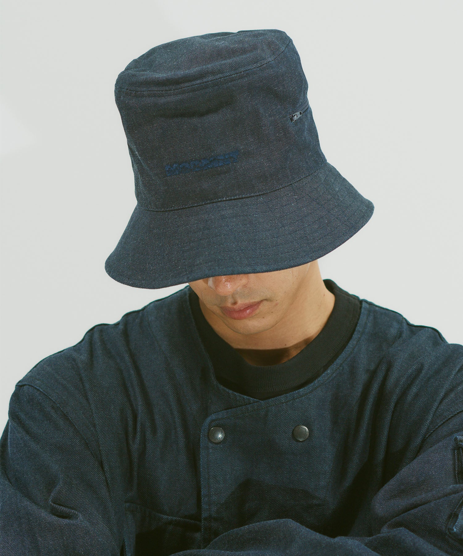 BUCKET HAT