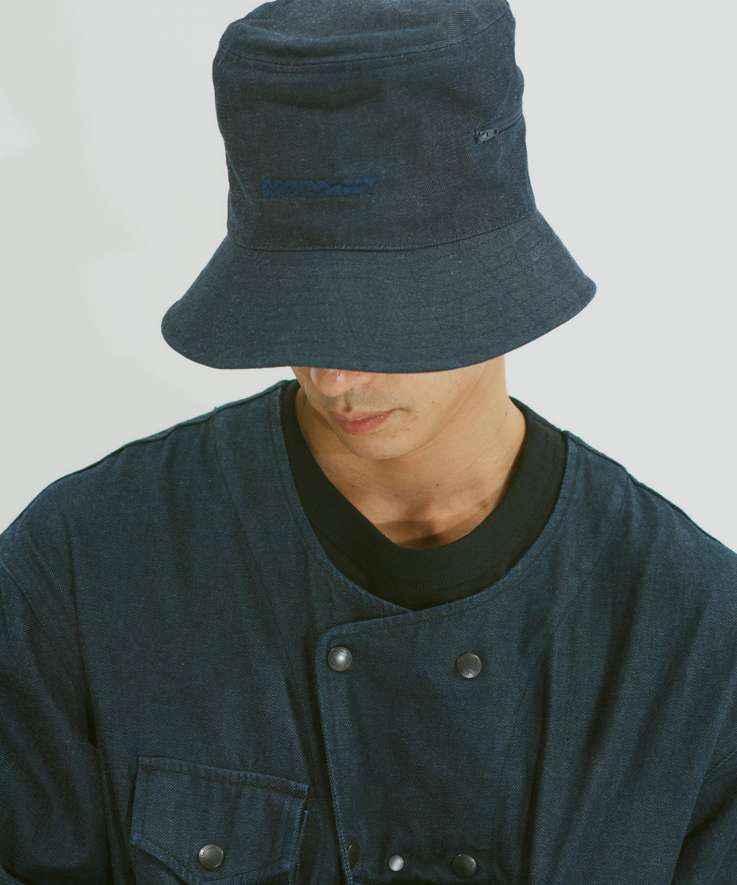 BUCKET HAT