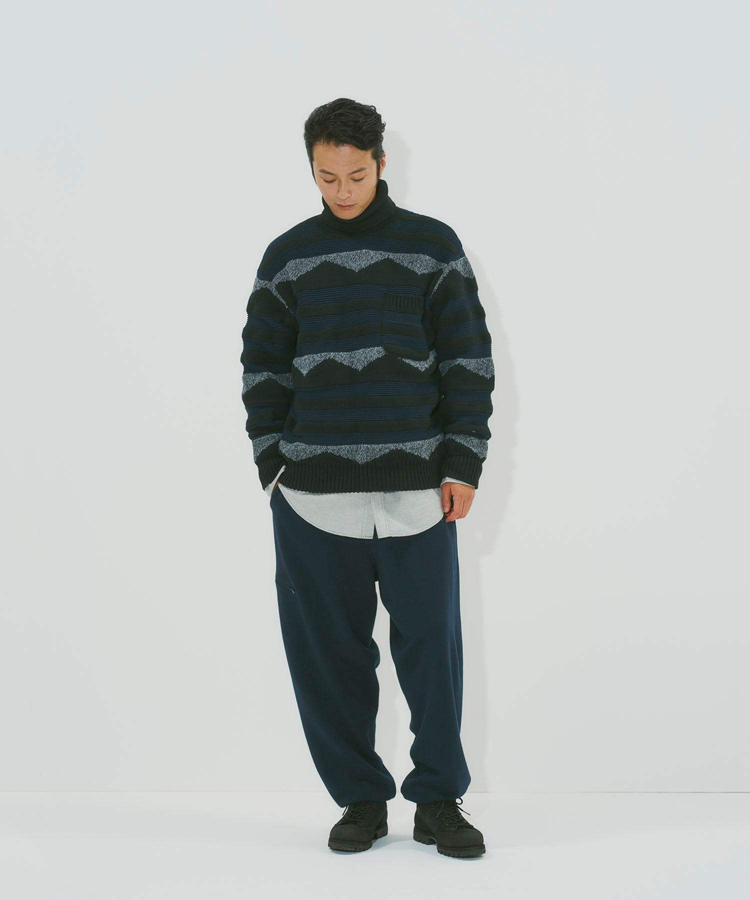 OVERSIZED TURTLENECK SWEATER