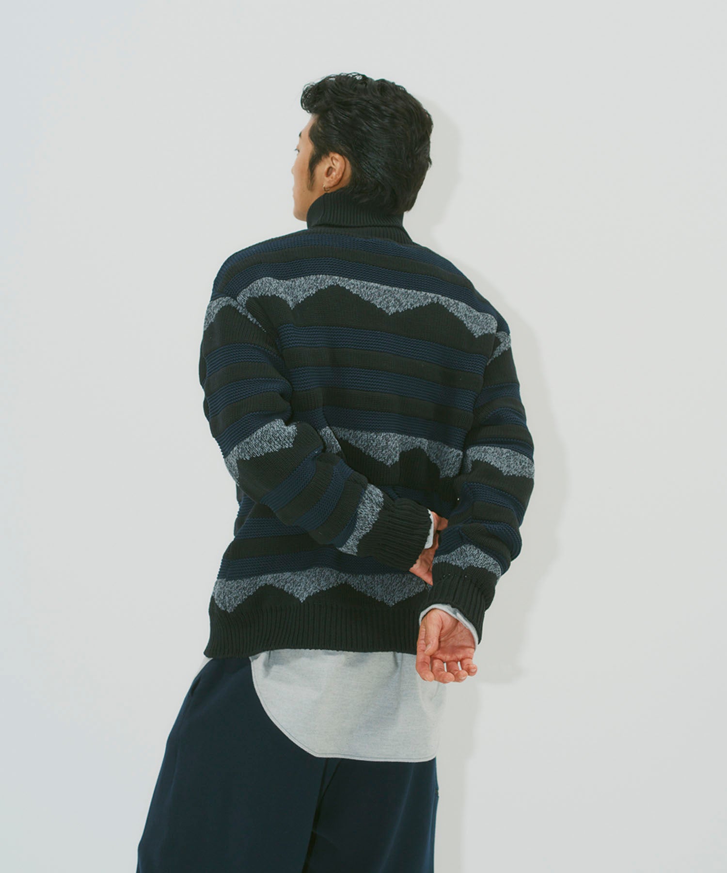 OVERSIZED TURTLENECK SWEATER
