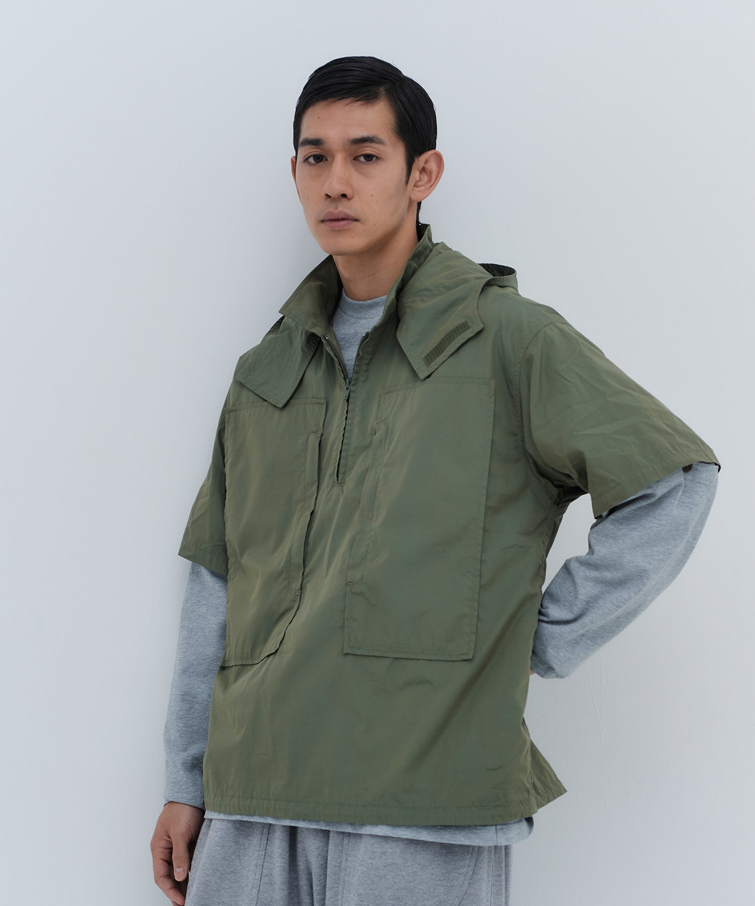 HALF ZIP HOODED SHIRT