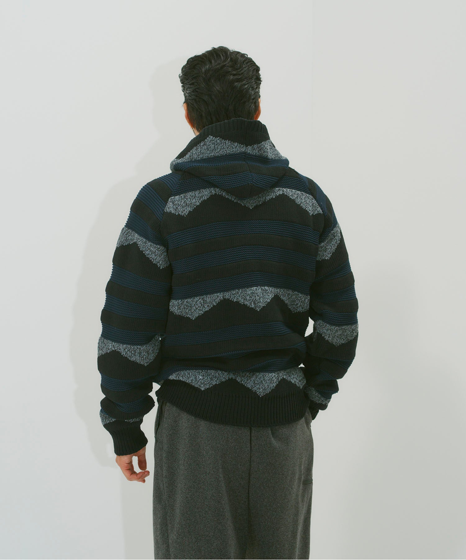 OVERSIZED SWEATER